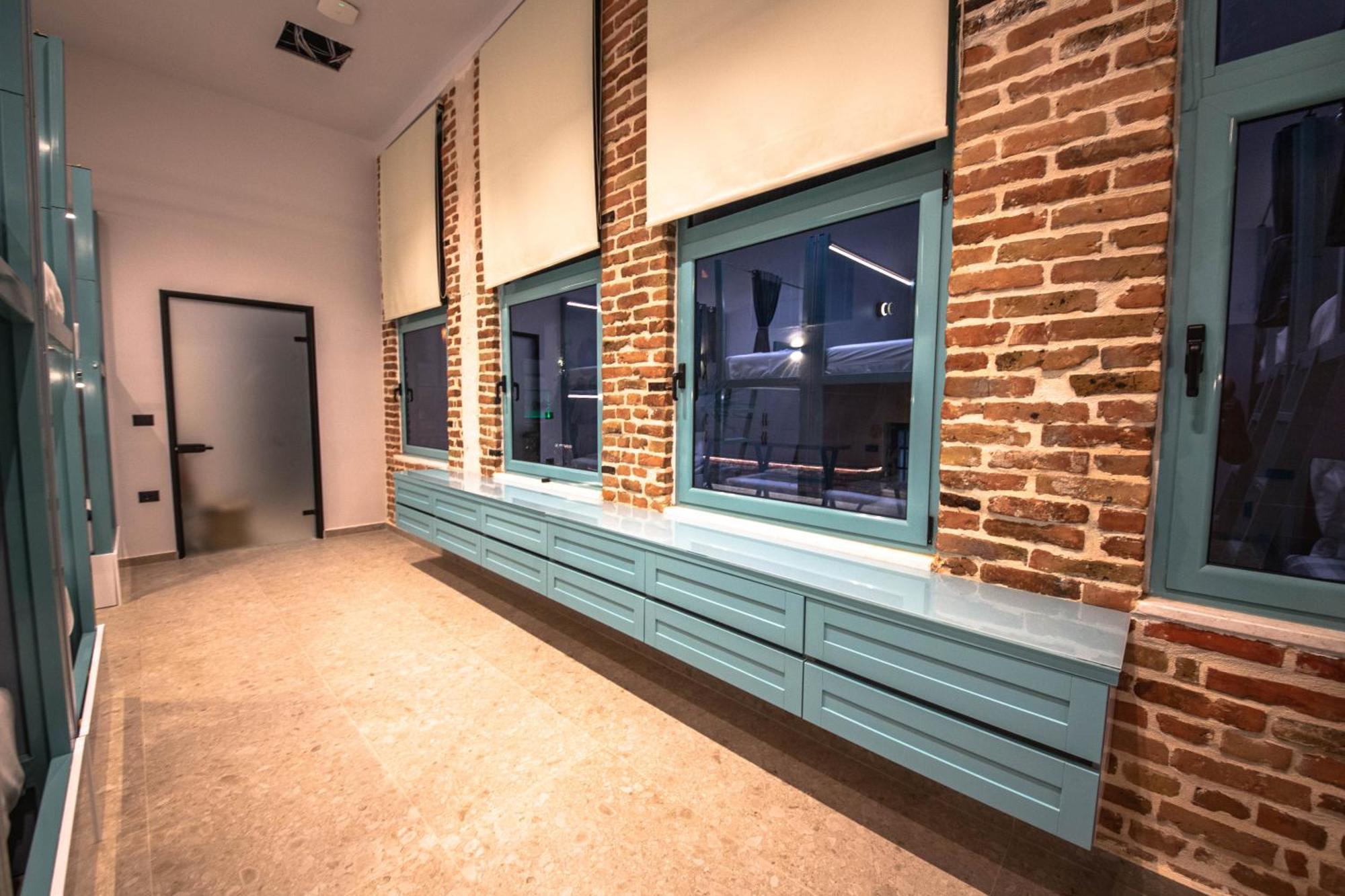 Vega 43 Hostel ساراندا المظهر الخارجي الصورة
