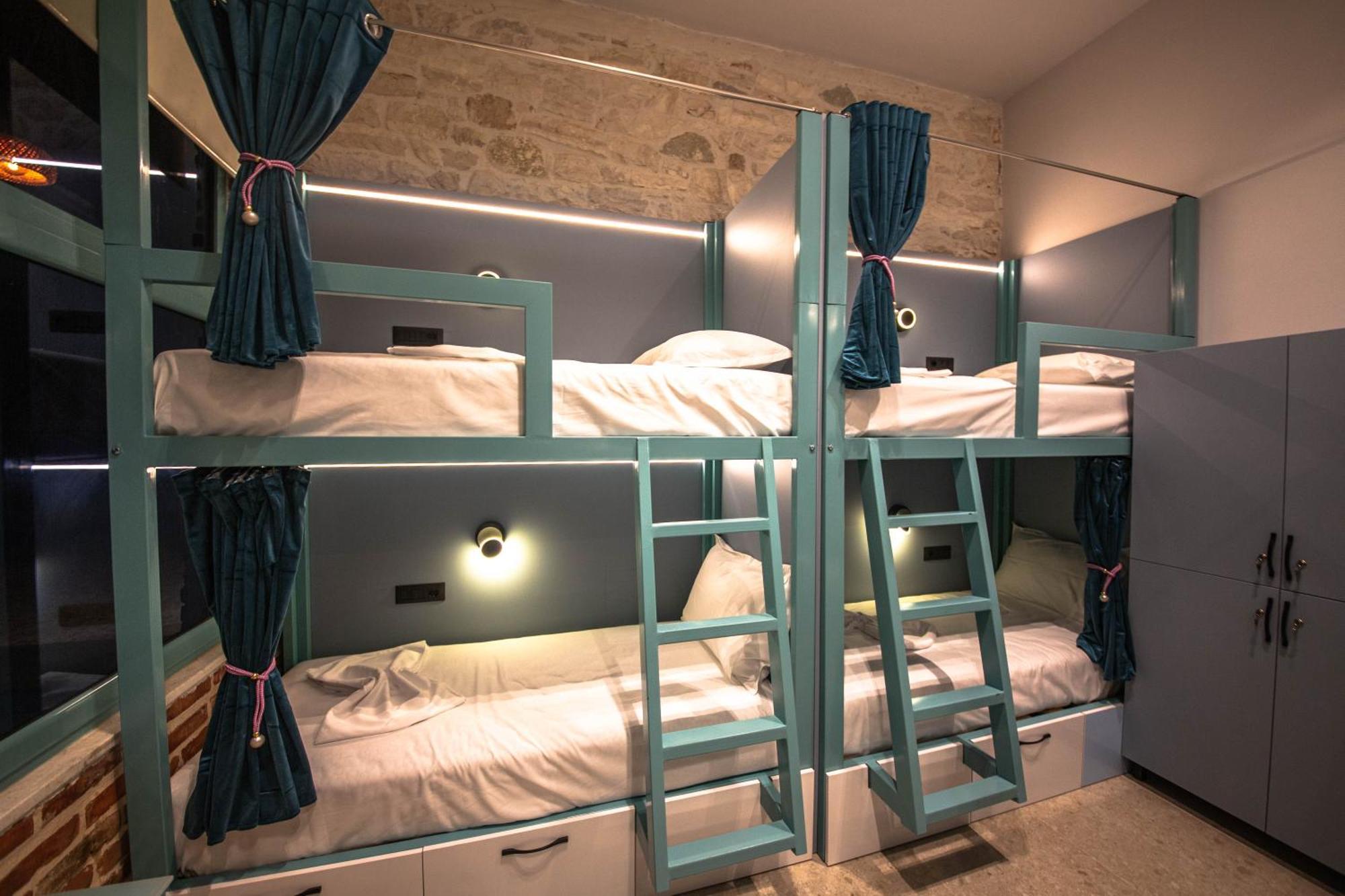 Vega 43 Hostel ساراندا المظهر الخارجي الصورة