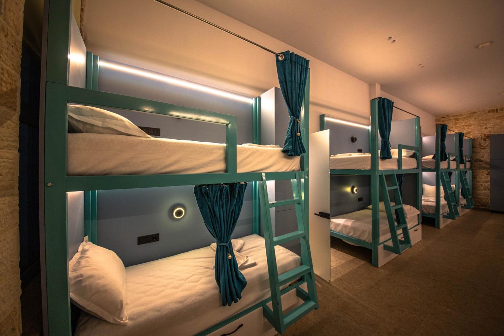 Vega 43 Hostel ساراندا المظهر الخارجي الصورة