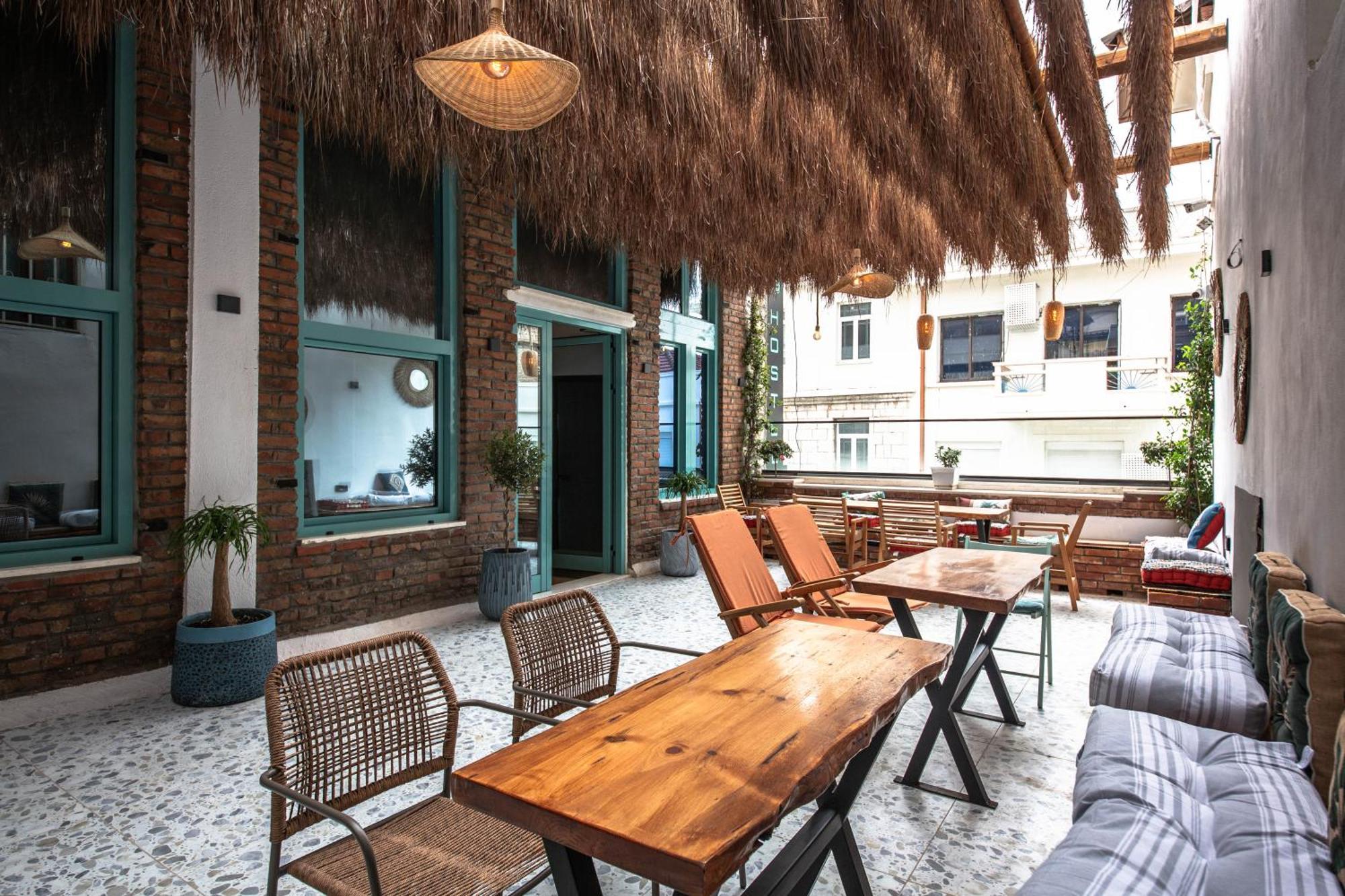 Vega 43 Hostel ساراندا المظهر الخارجي الصورة